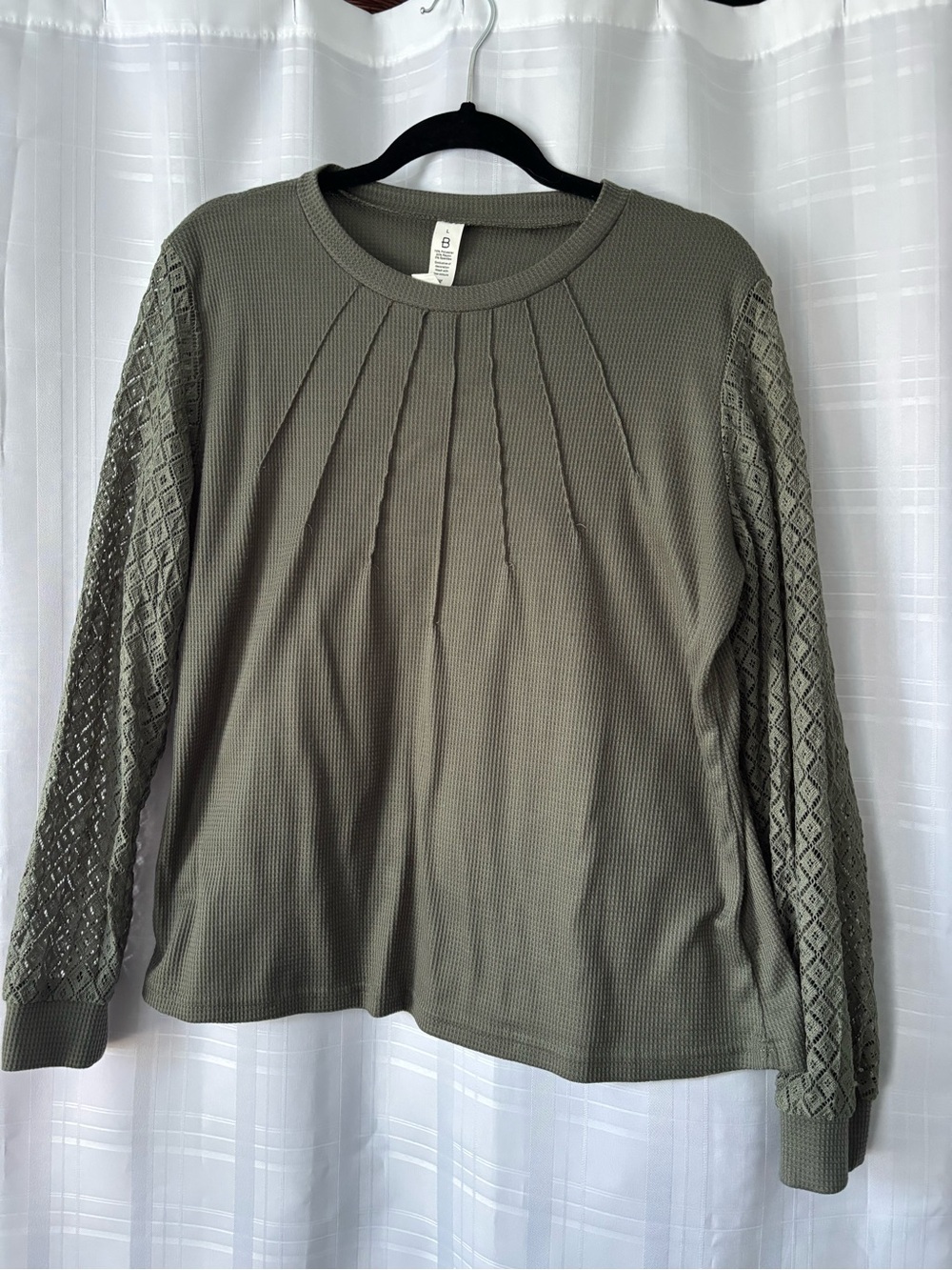Olive Green Long-Sleeve Knit Top with Lace Textured Sleeves